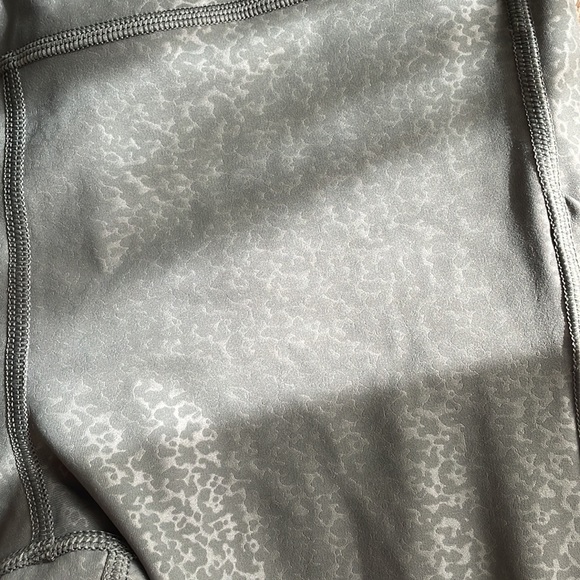 NWOT Athleta 7/8 Stash Leggings - Picture 2 of 3